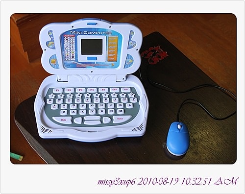 【桓兒】1y5m 模仿時期來臨，自食與筆電