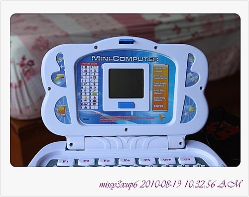 【桓兒】1y5m 模仿時期來臨，自食與筆電