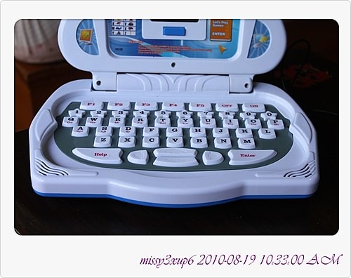 【桓兒】1y5m 模仿時期來臨，自食與筆電