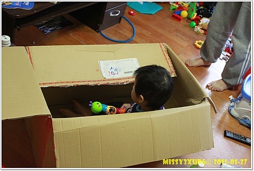 【敗家】法拉利成長型汽車座椅  FB00209 入手