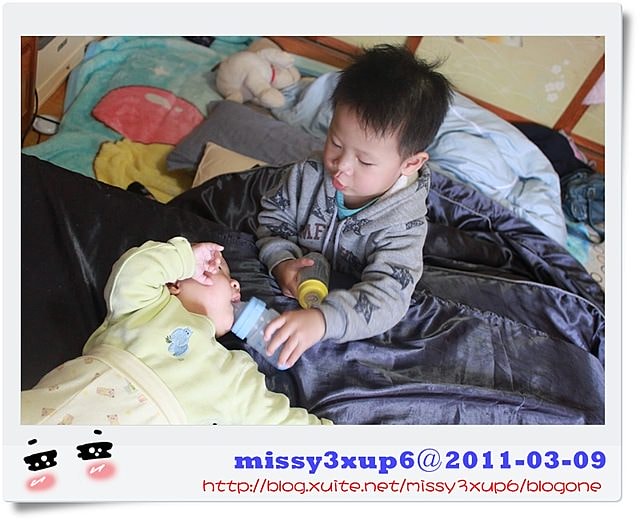 【兩寶】這就是手足吧!加全家的米奇繽紛轉轉棒 - 第2張圖 【兩寶】這就是手足吧!加全家的米奇繽紛轉轉棒