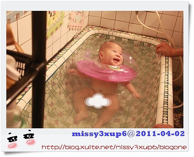 【愷愷】4m23d首次游泳之超快樂體驗 - 第3張圖 【愷愷】4m23d首次游泳之超快樂體驗