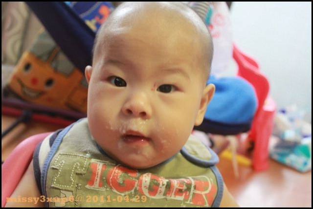 【愷愷】5m17d步入副食品+25d進入100ml