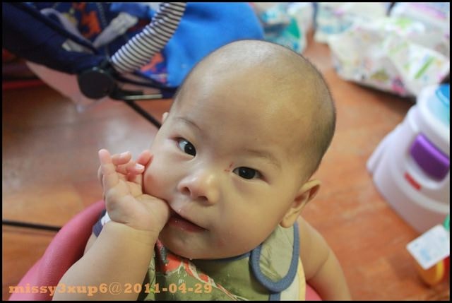 【愷愷】5m17d步入副食品+25d進入100ml