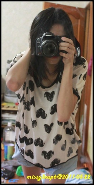 ２０１１.０６.０１夏天新買花花裙加新的連身鏡