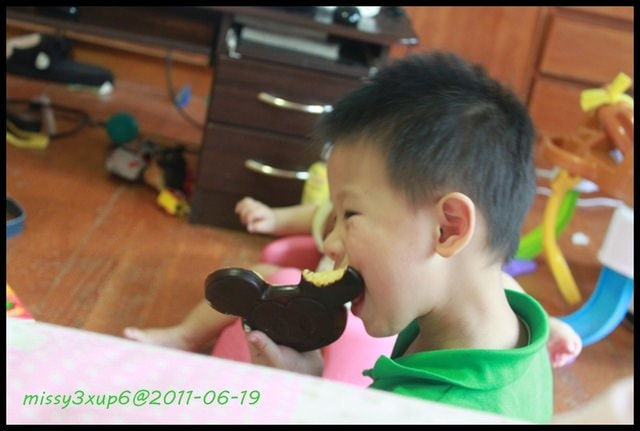 ２０１１.０６.１９　小失敗米奇鬆餅之一切都是為我兒（桓2Ｙ3Ｍ）