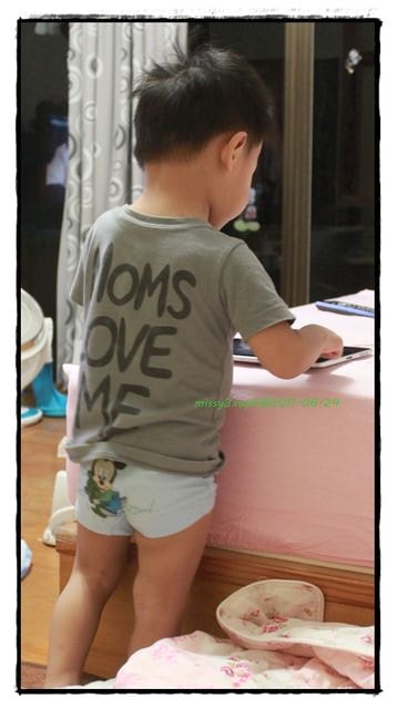 ２０１１.０６.２５　桓2Y3M戒尿布之正式穿上米奇四角褲（只能說米奇幫很大）