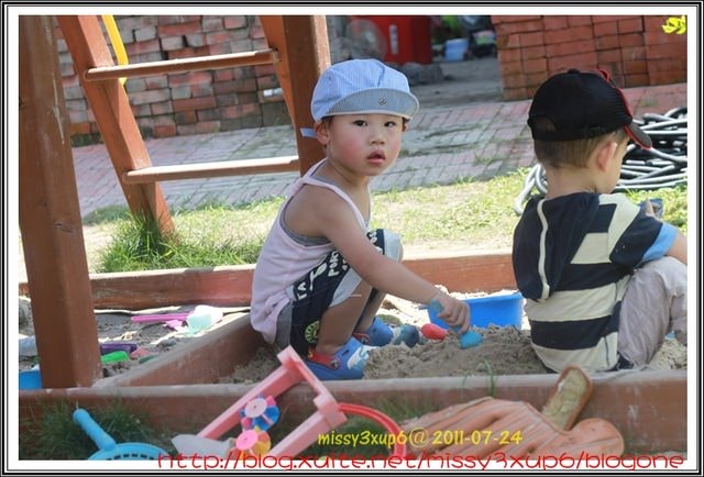 ２０１１.０７.２４　江將好帥哥三歲生日趴 IN台中沙發后花園