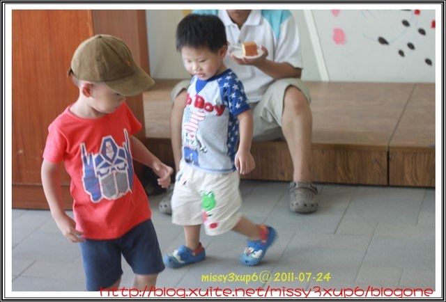 ２０１１.０７.２４　江將好帥哥三歲生日趴 IN台中沙發后花園