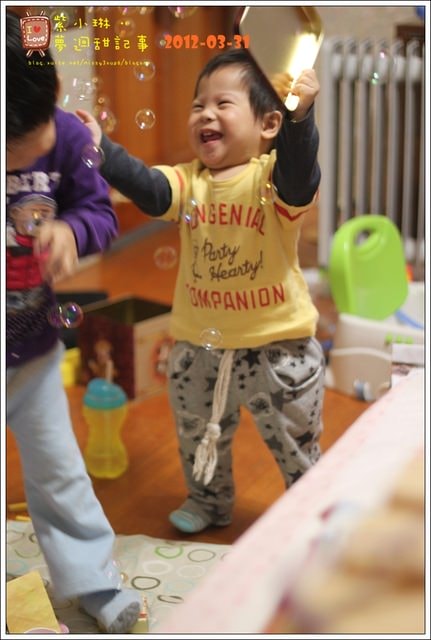 愷愷1Y2M學走學落跑~