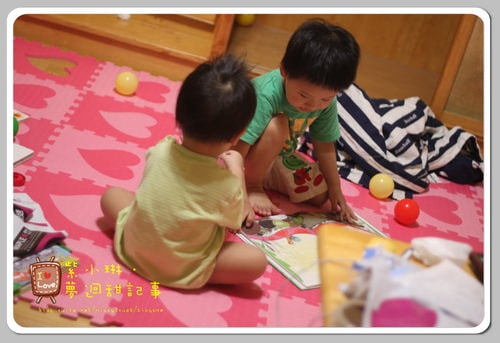 書寶寶 上誼變色龍捉迷藏&和英很慢很慢的蝸牛，桓3y2M愷1y6m