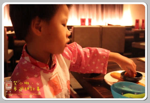 敗家買桓鞋，泰風尚走走去~桓3Y2M，愷1Y6M