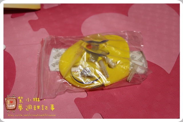 桓兒3y 啟用男生的小馬桶(小便池)~~~~