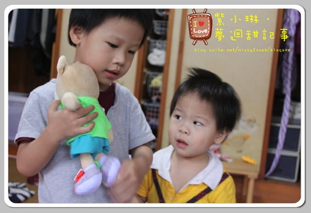 生活教具,小熊也要穿穿脫脫,桓3Y3M,愷1Y7M - 第11張圖 生活教具,小熊也要穿穿脫脫,桓3Y3M,愷1Y7M