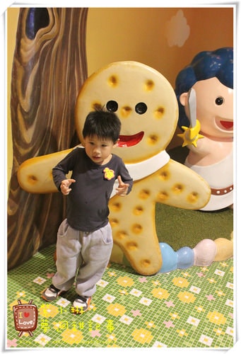 2012.12 員工旅遊之義大世界 愷2Y桓3Y8M