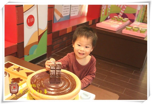 2012.12 員工旅遊之義大世界 愷2Y桓3Y8M