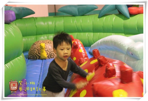 2012.12 員工旅遊之義大世界 愷2Y桓3Y8M