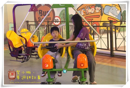 2012.12 員工旅遊之義大世界 愷2Y桓3Y8M