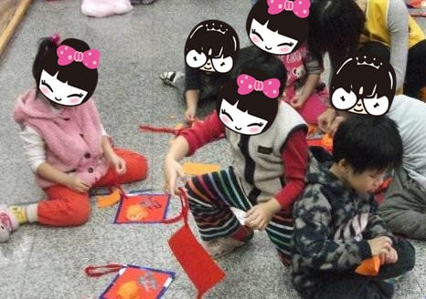 2013.01 桓兒3Y10M籌備過新年 (學校日記)