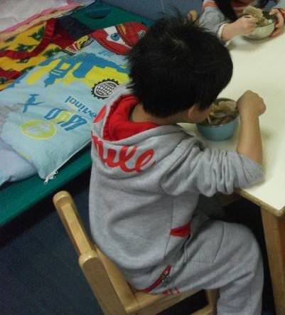 2013.01 桓兒3Y10M籌備過新年 (學校日記)