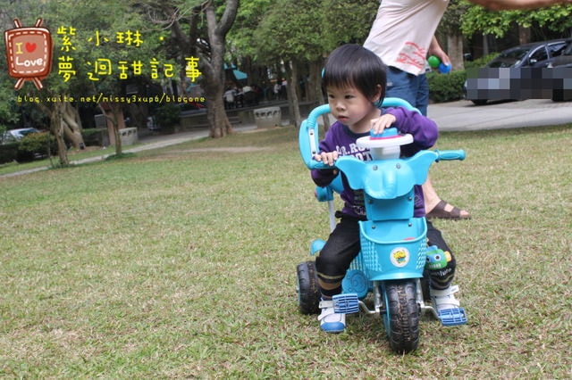 桓4Y愷2y4m 有太陽就來溜小孩 (愷愷為了opc而哭)