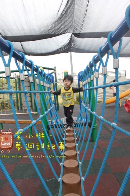 桓4Y愷2y4m 有太陽就來溜小孩 (愷愷為了opc而哭)