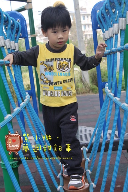 桓4Y愷2y4m 有太陽就來溜小孩 (愷愷為了opc而哭)